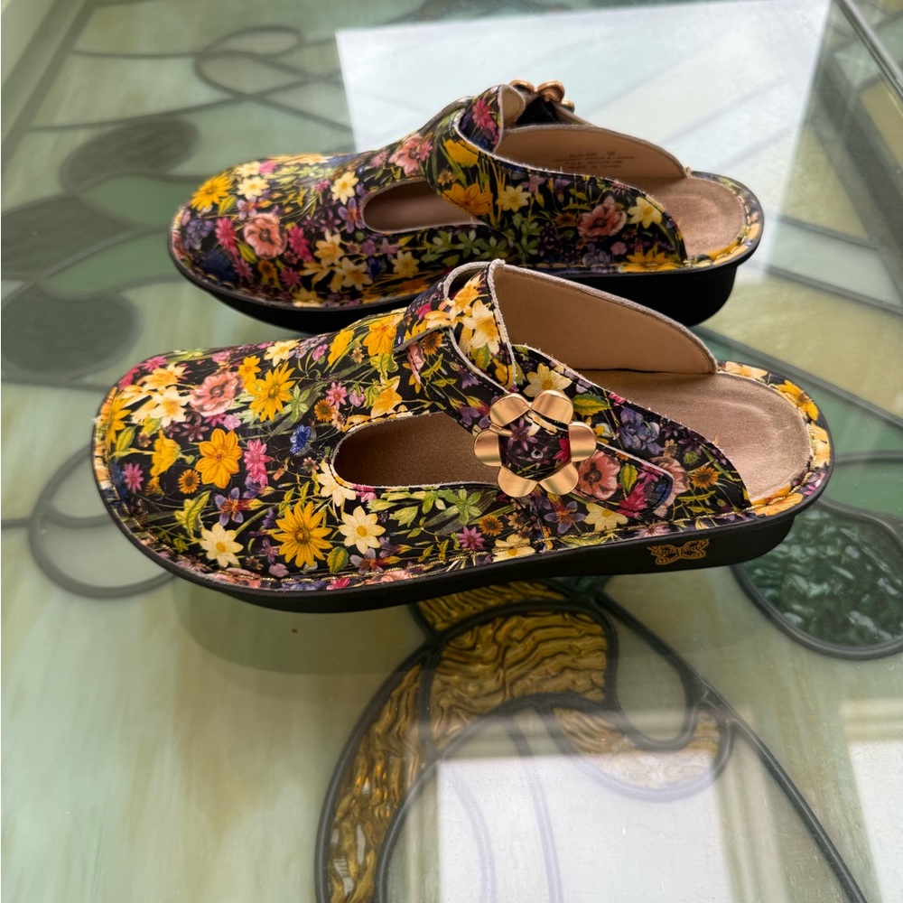 NWOT Algeria Classic Slip On Mule Clogs cultivate floral Size EU38 - Picture 4 of 8